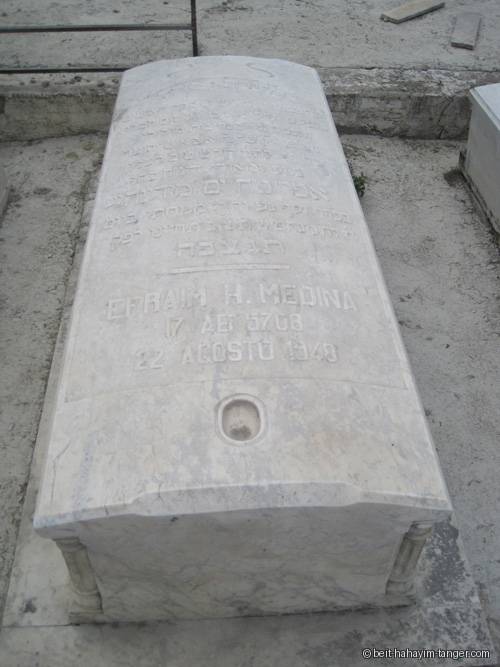 Pierre tombale