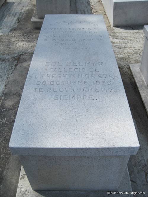 Pierre tombale de sol delmar