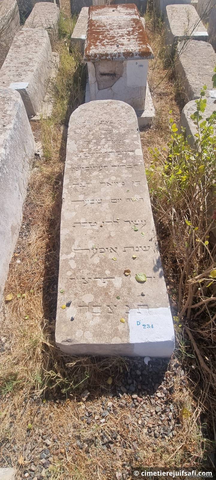 Pierre tombale