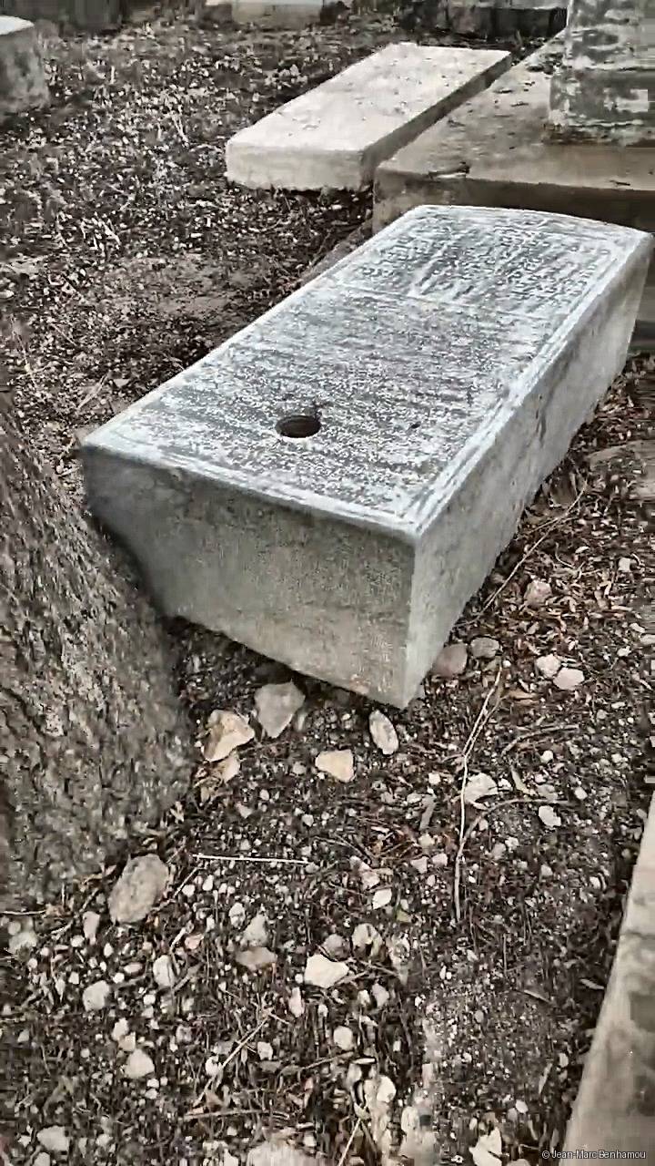 Tombe sans nom
