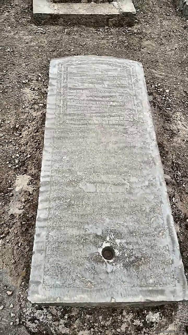 Tombe sans nom