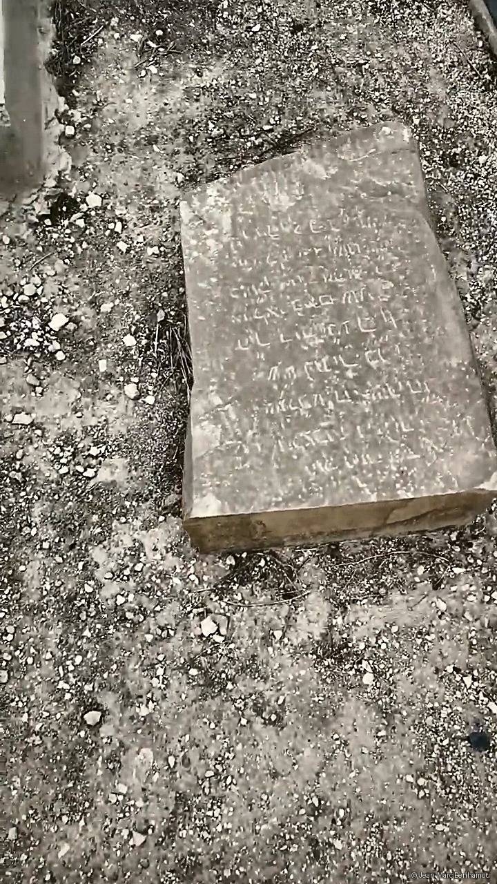 Tombe sans nom
