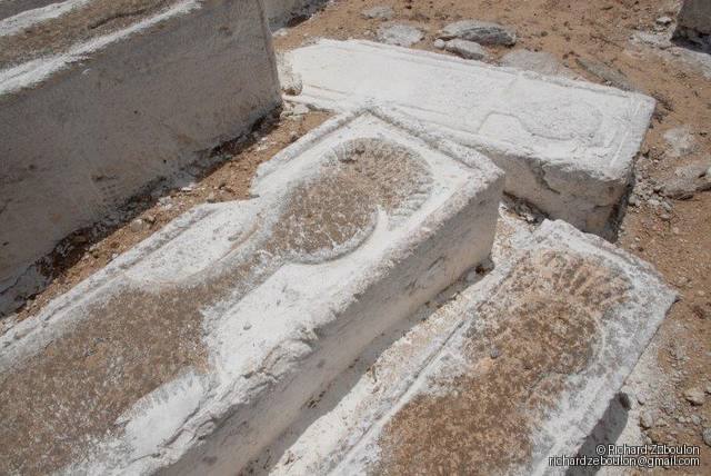 maroc essaouira cimetiere juif ancien tombe antropomorphique ZEB7845